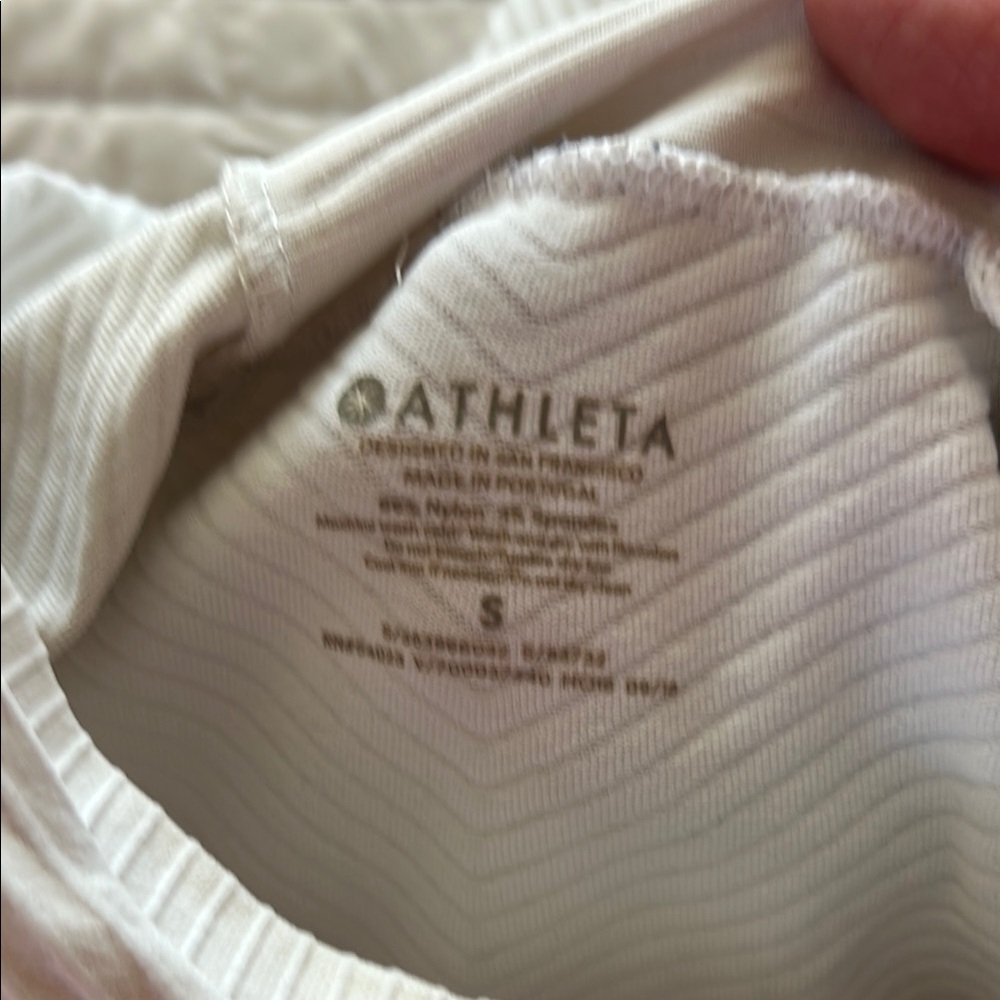 Athleta running pullover - Picture 2 of 4